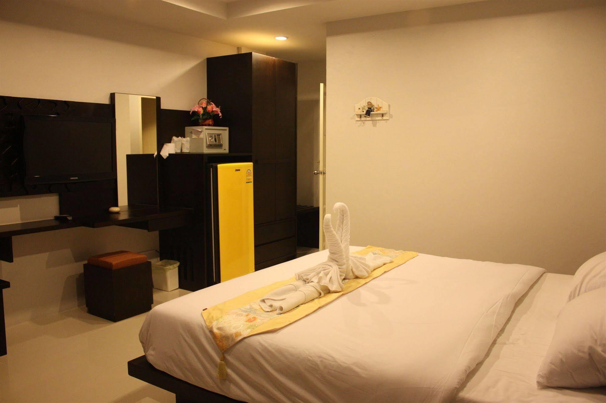 The Silk Hill Hotel Patong Luaran gambar
