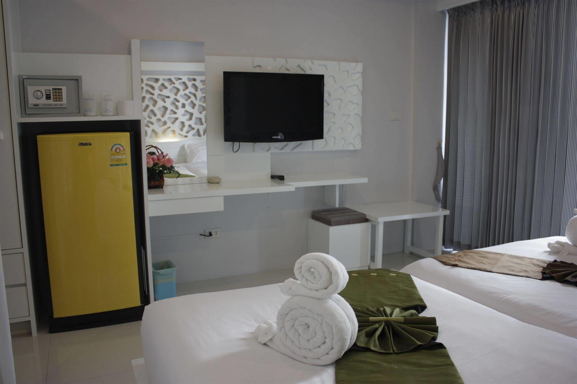 The Silk Hill Hotel Patong Luaran gambar